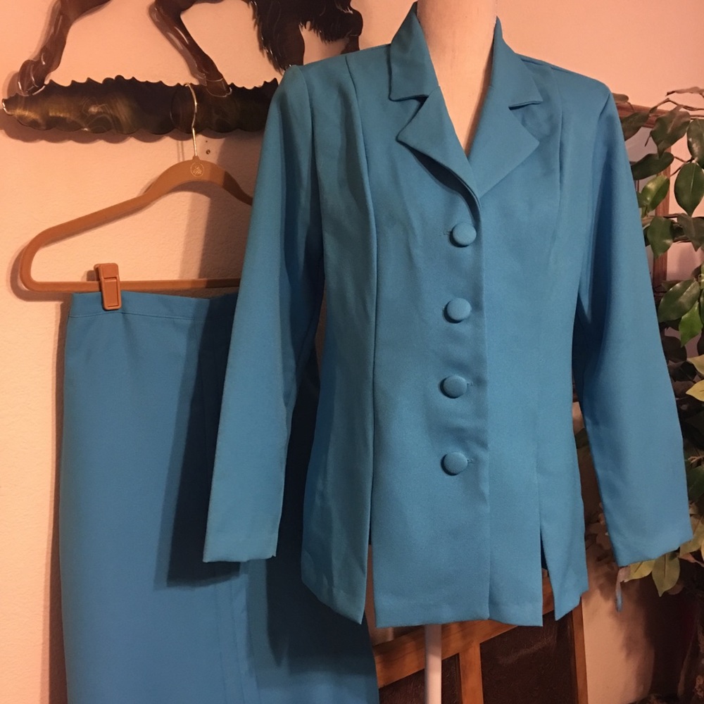 Ladies Prelude turquoise jacket and skirt set 8